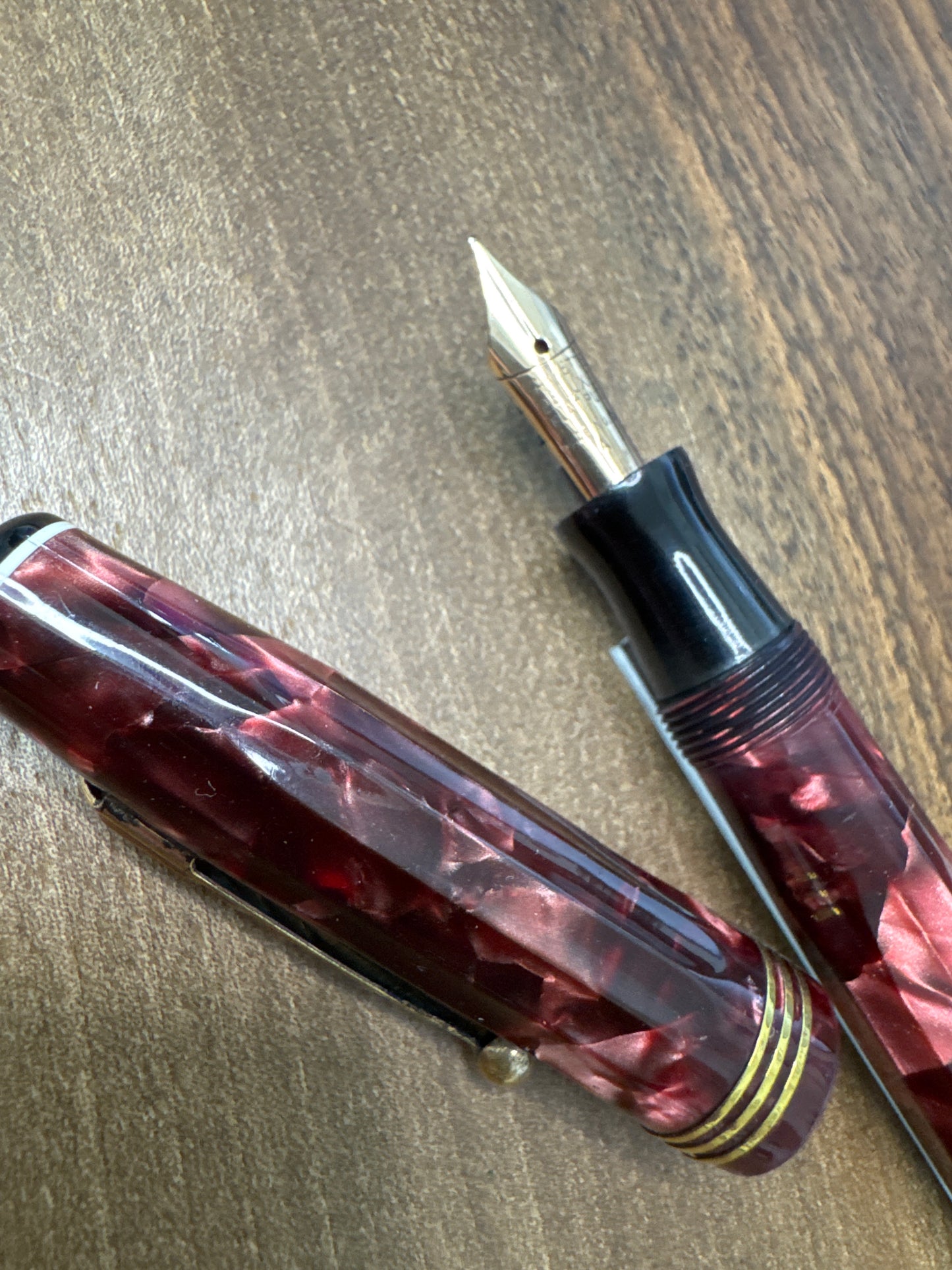 Parkette DeLuxe 12-Sided Burgundy Celluloid Fountain Pen