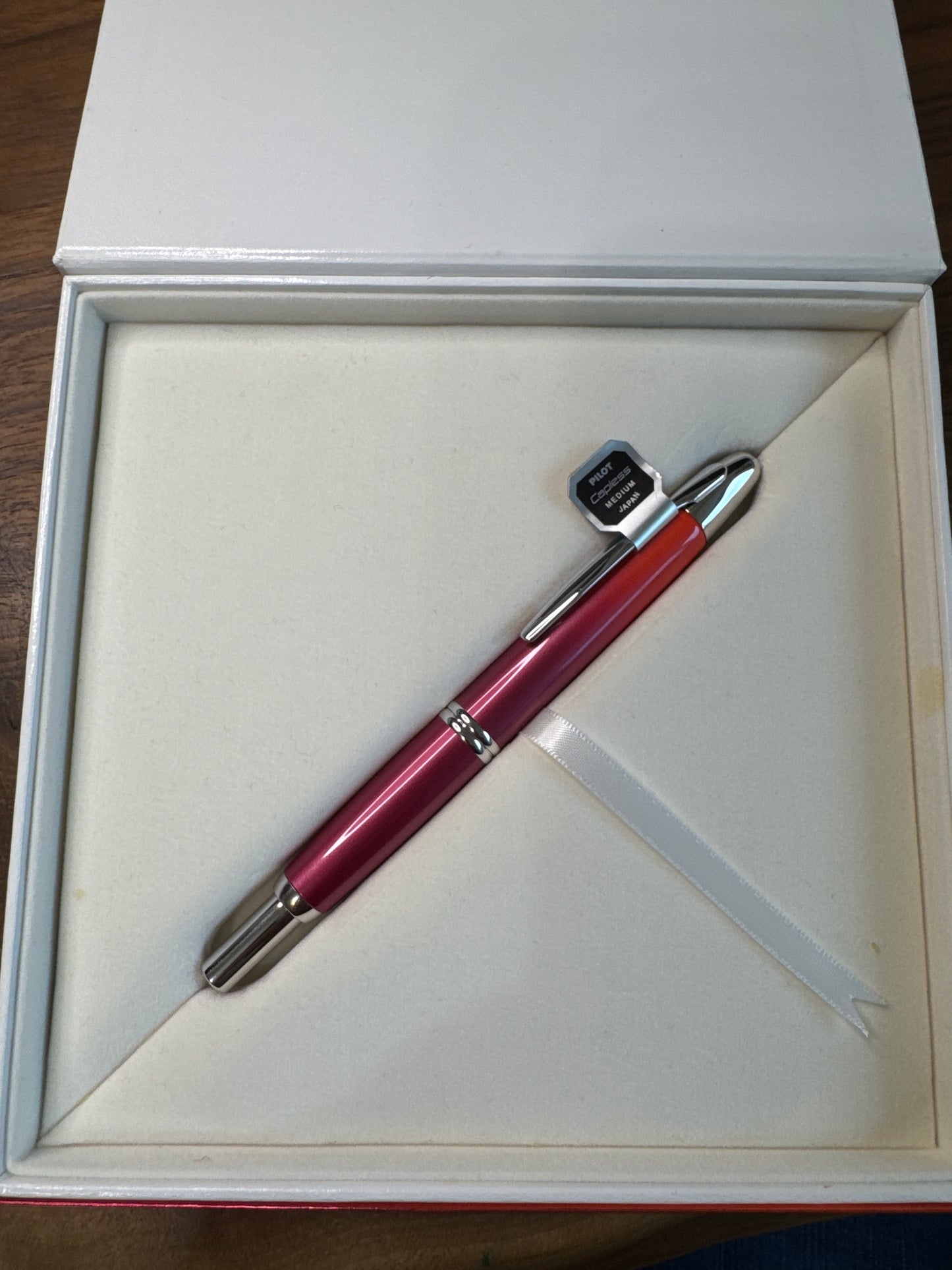 Pilot Limited Edition 2017 Crimson Sunrise Vanishing Point Fountain Pen