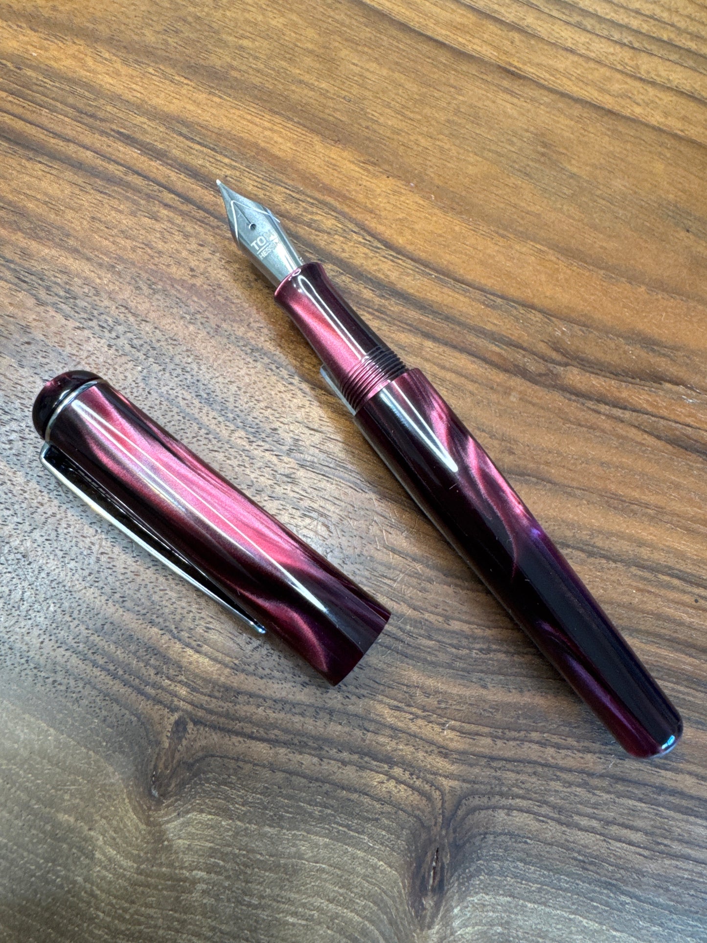Tom Hessin Charles Castle Claret Fountain Pen