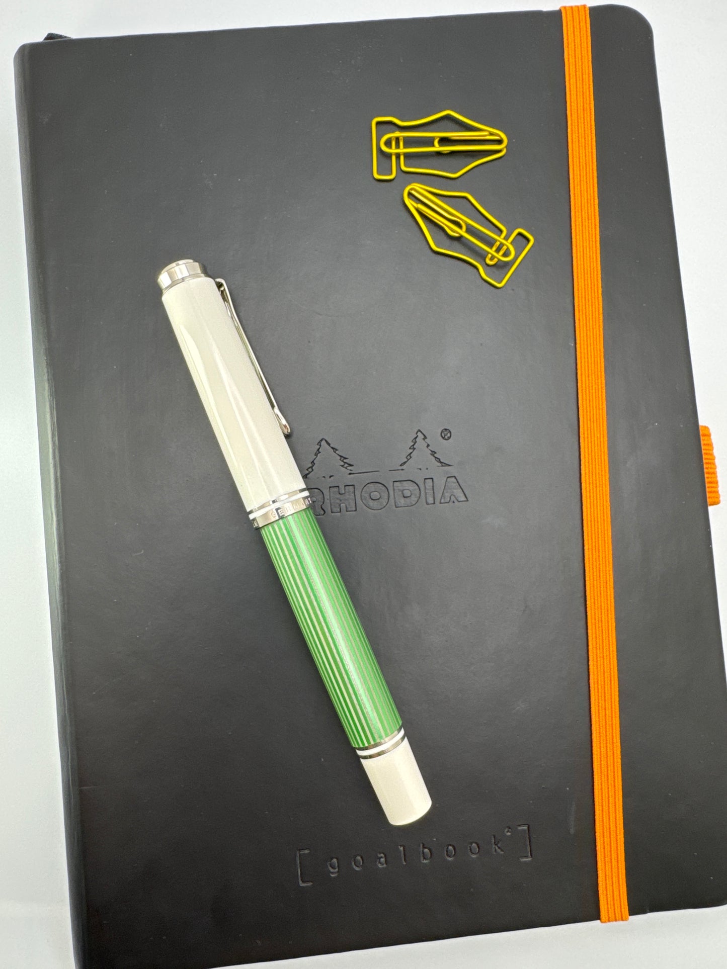 Pelikan Souveran M605 Green White Fountain Pen. Medium Nib