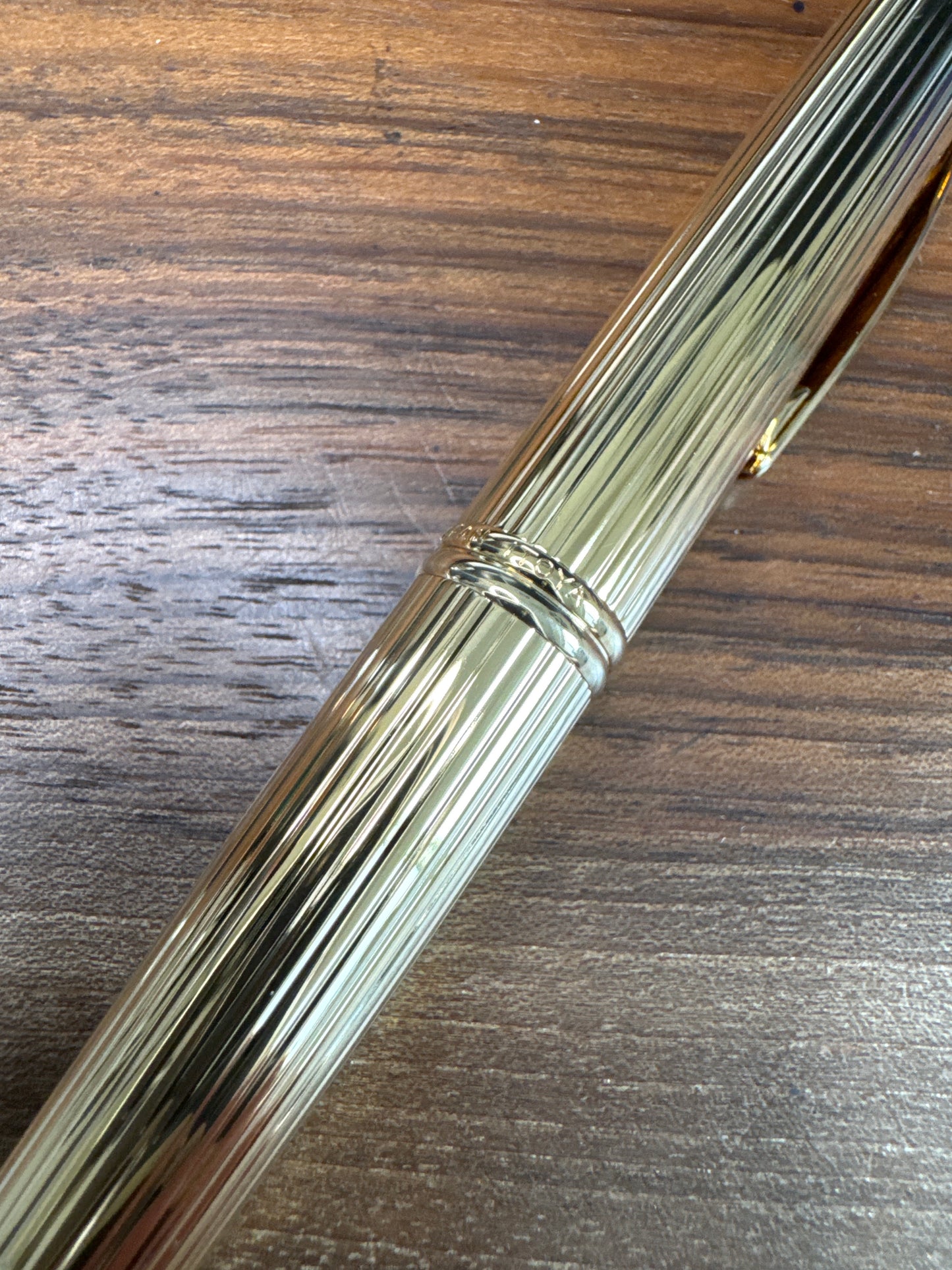 Pilot Vanishing Point Fountain Pen (Capless) Itoya Limited Edition Gold Stripes
