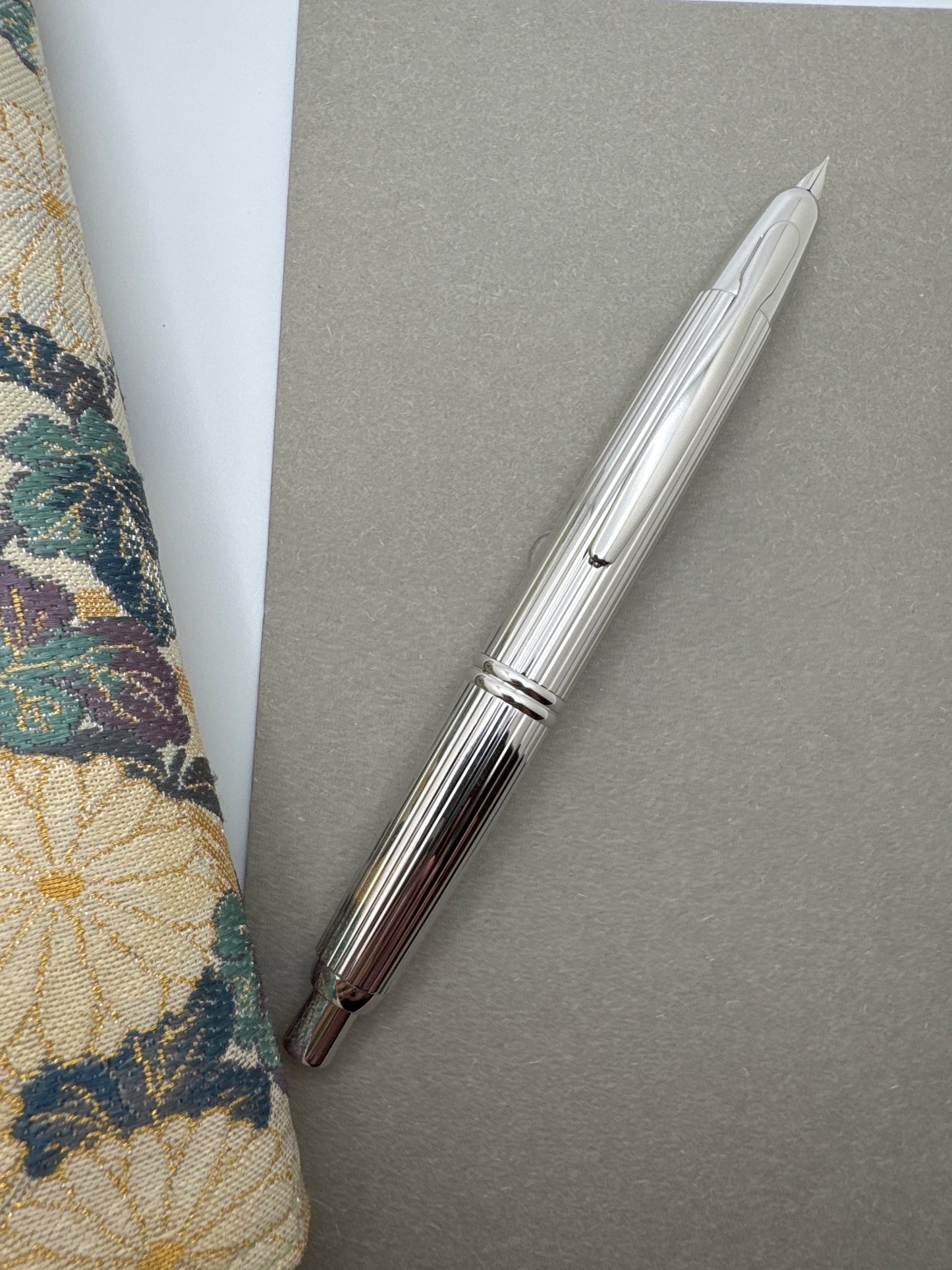 Pilot Vanishing Point Silver Stripes Fountain Pen F