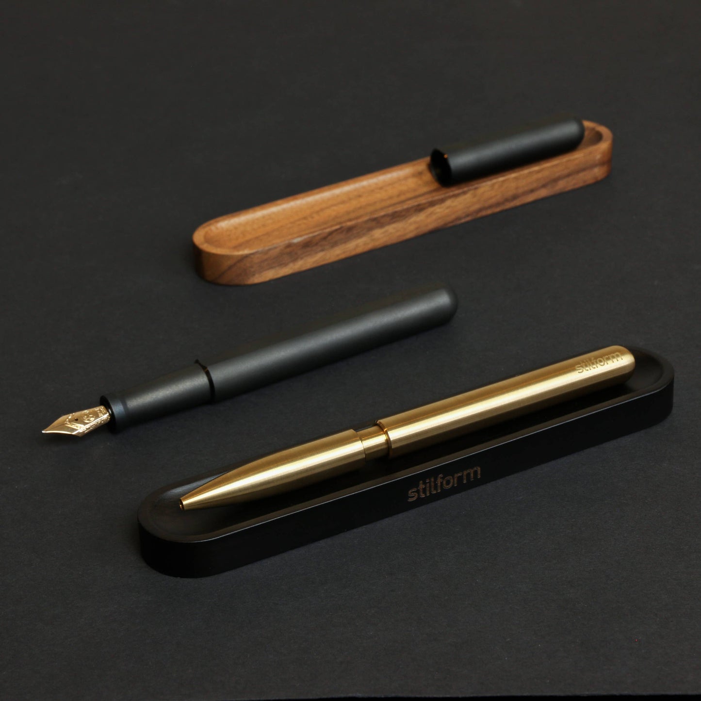 Stilform PEN - Brass - Ballpoint Pen With Magnetic Design: Radial Brushed