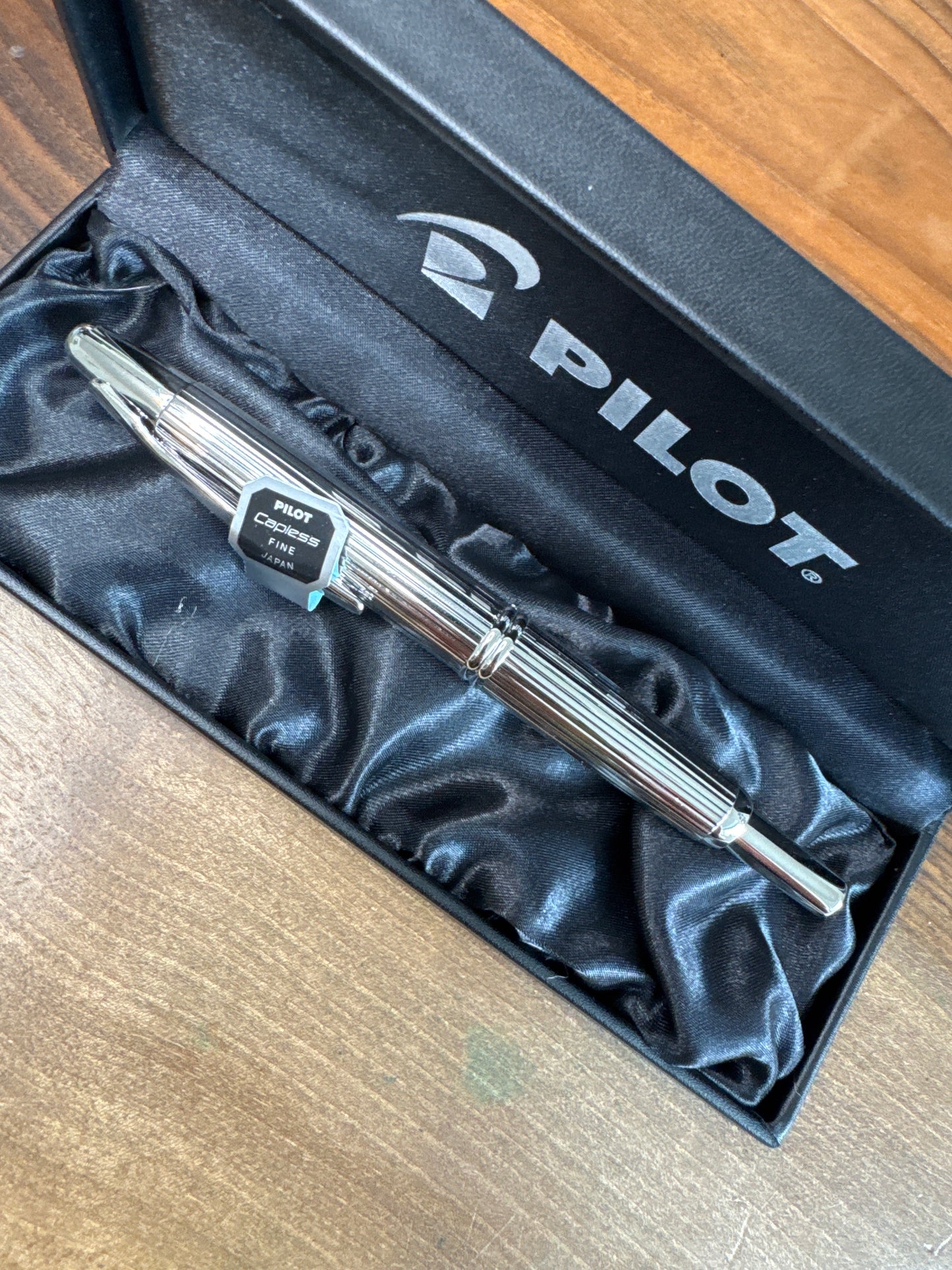 Pilot Vanishing Point Silver Stripes Fountain Pen F