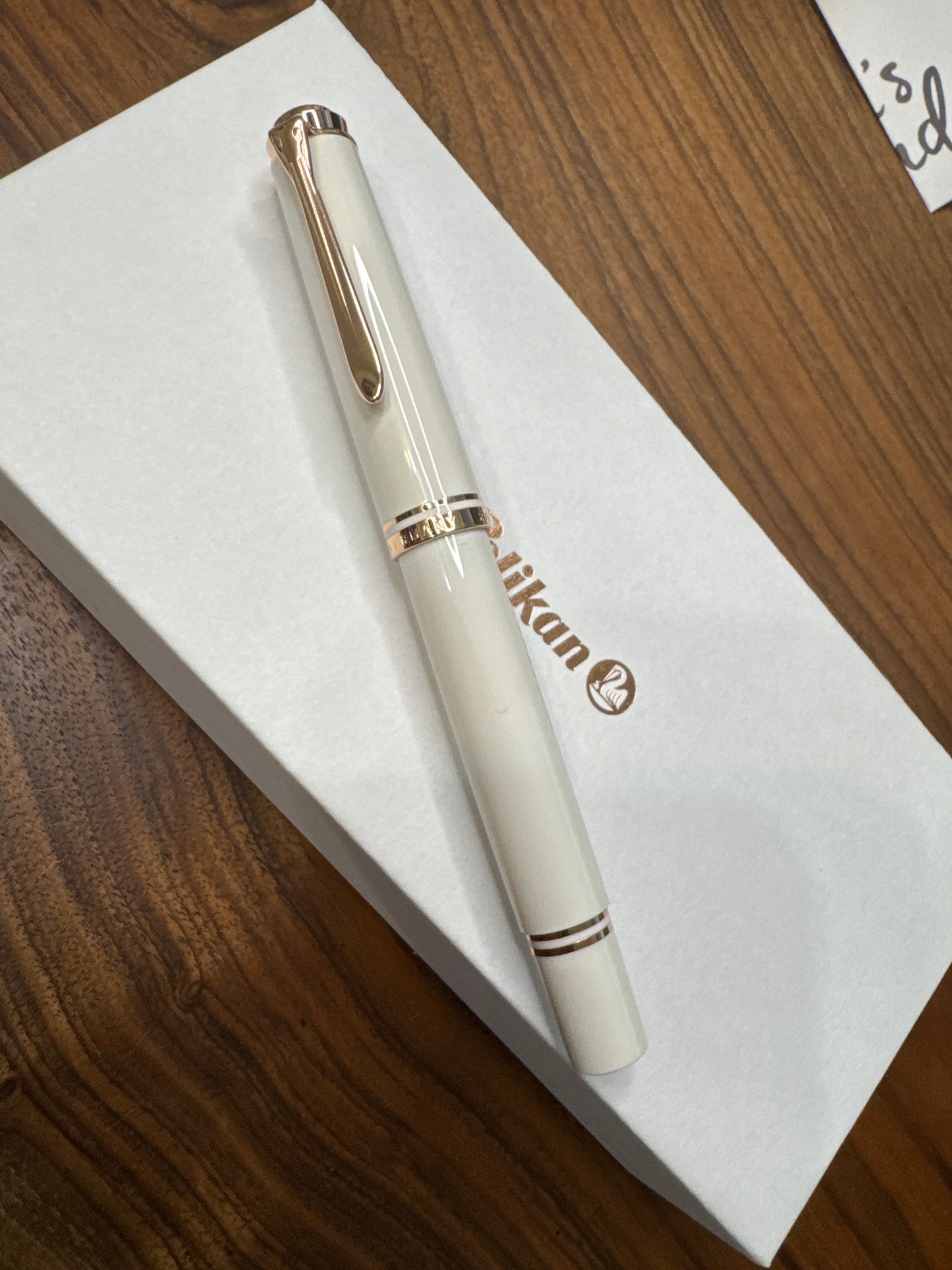 Pelikan Souveran M600 White and Rose Gold