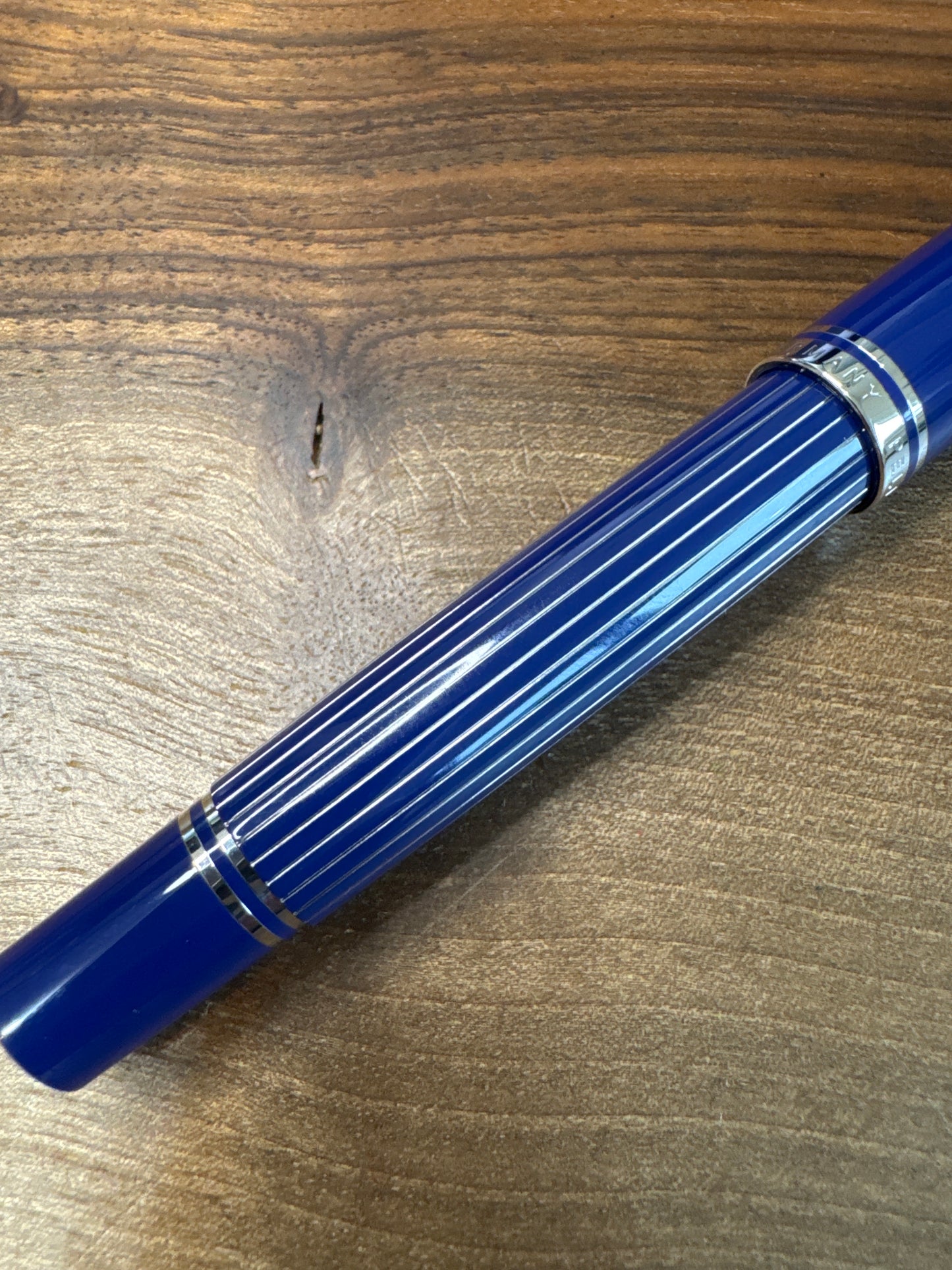 Pelikan Souveran M815 Metal Striped Blue Special Edition Fountain Pen Medium Nib