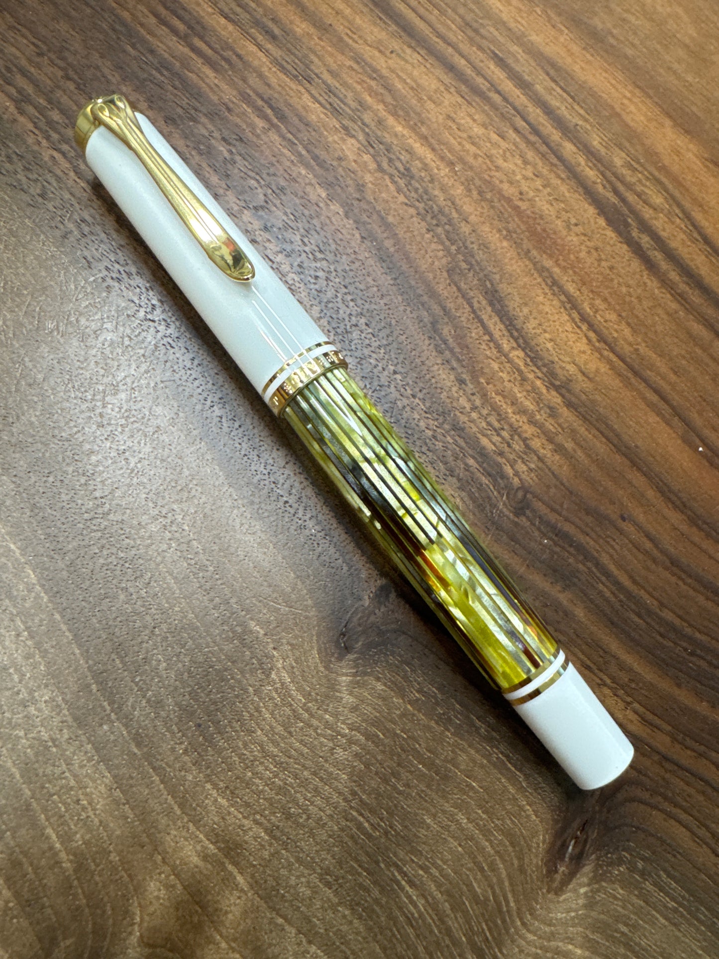 Pelikan M400 Souveran Fountain Pen White Tortoise