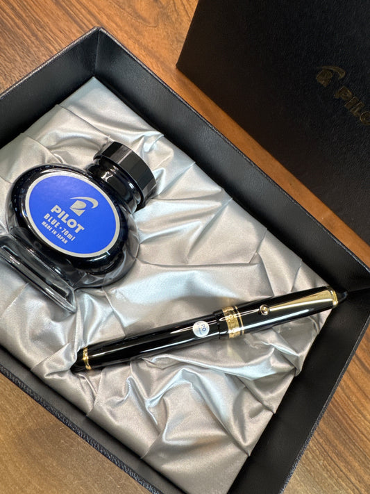 Pilot Custom 743 Fountain Pen Black with POSTING nib