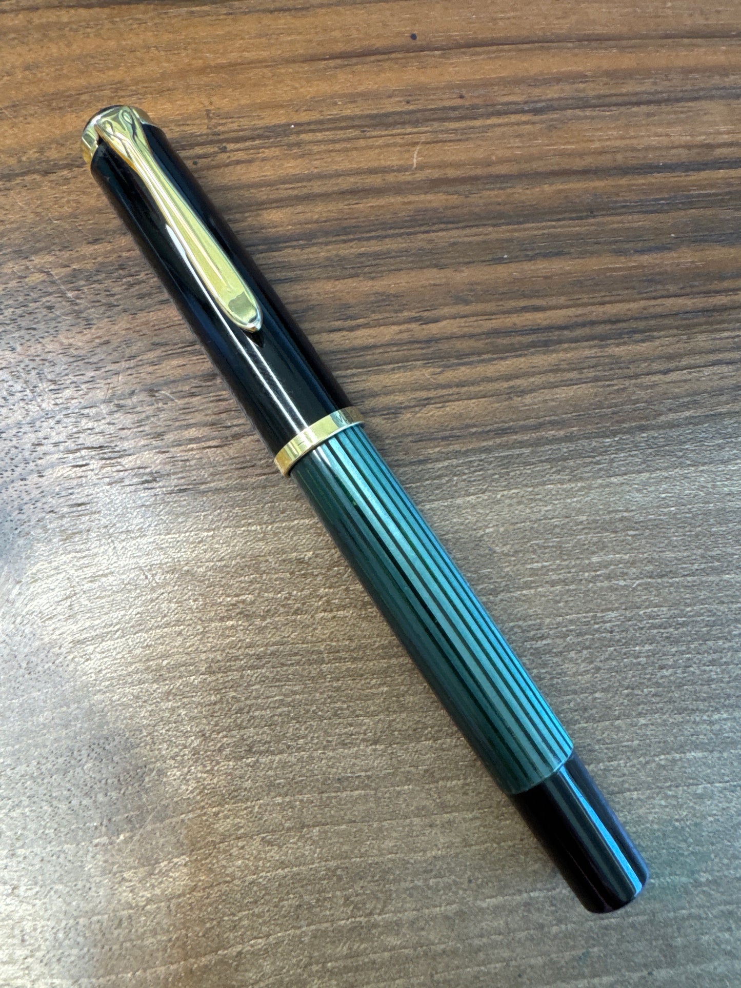 Pelikan M400 W Germany Fountain Pen. Medium Nib