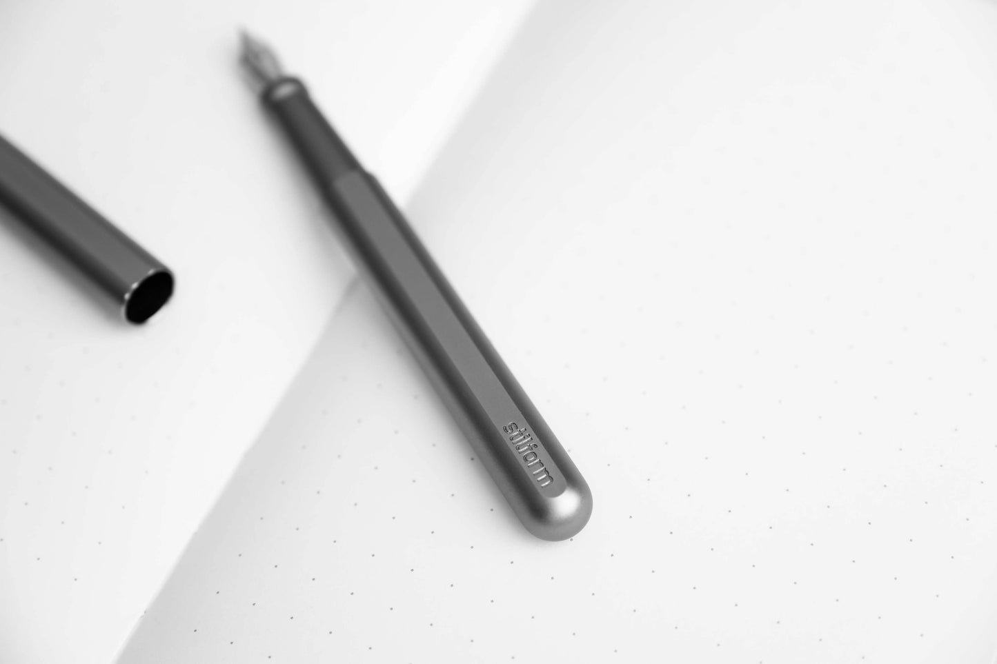 Stilform INK Fountain Pen - Aluminum - (Polished Steel Medium Nib): Warp Black