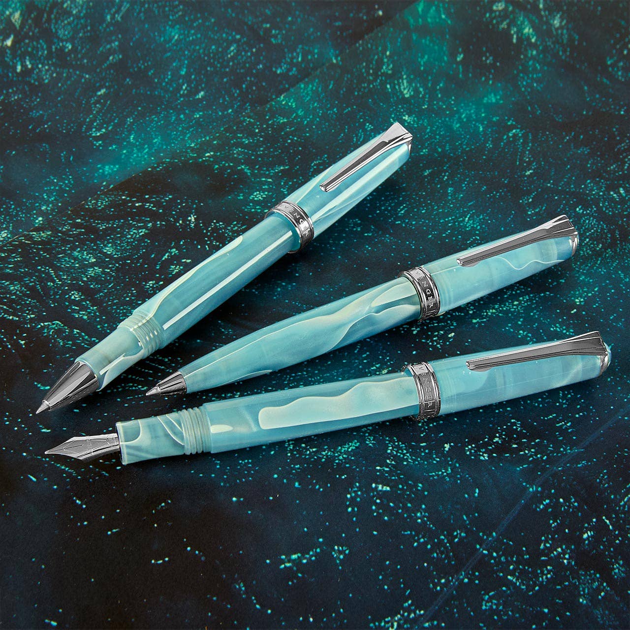 True Writer Classic Larimar Blue Fountain Pen: Medium