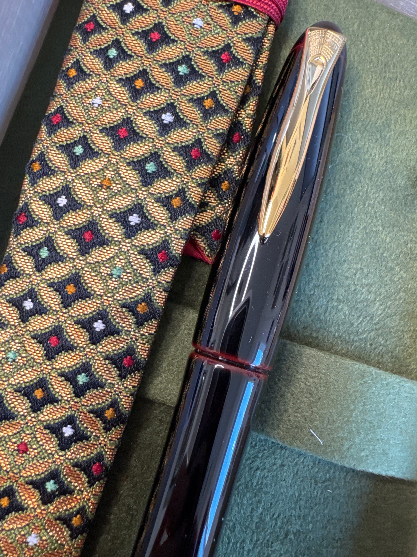 Platinum Izumo Akatame (Red) Fountain Pen Medium Nib