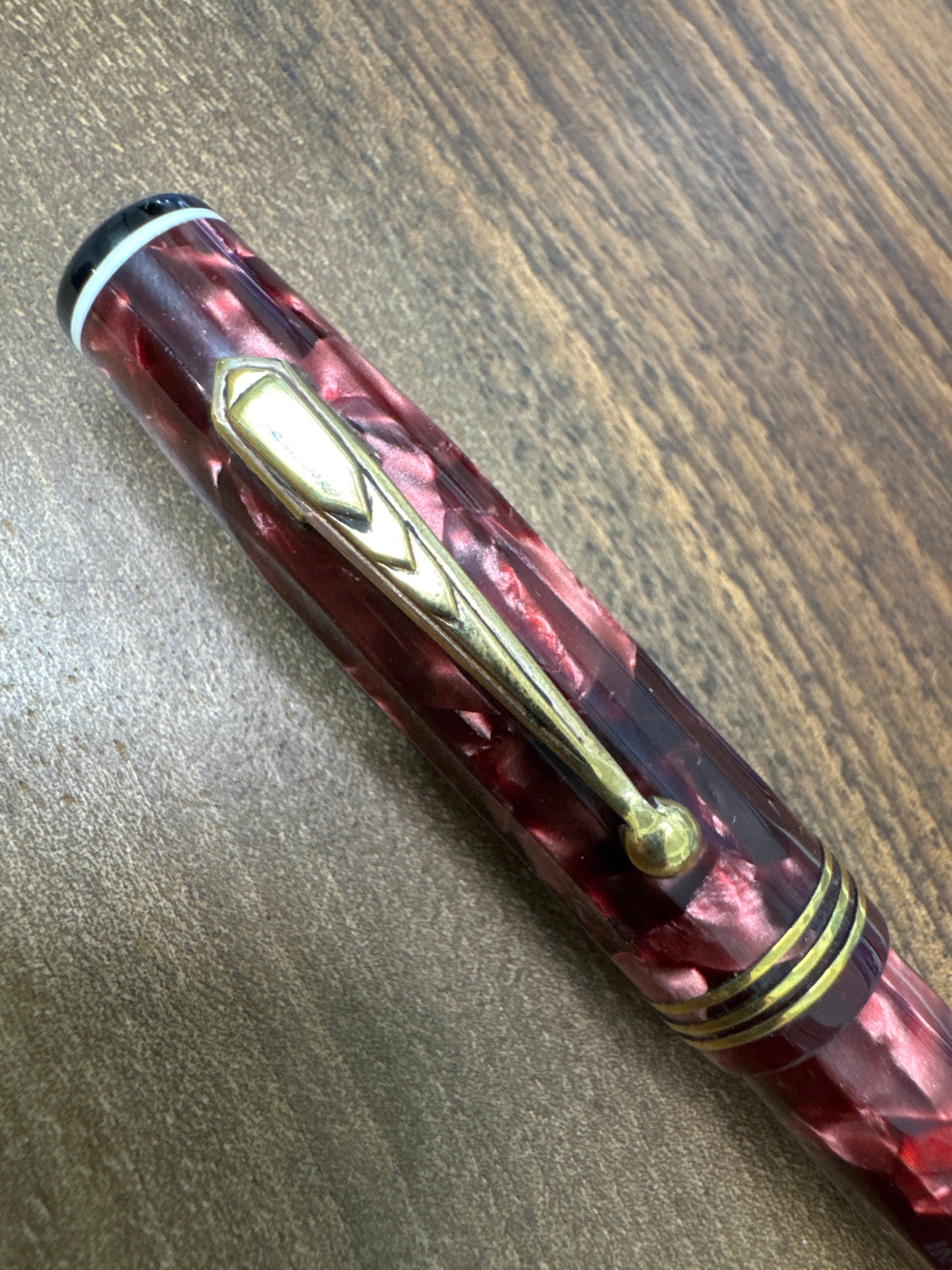 Parkette DeLuxe 12-Sided Burgundy Celluloid Fountain Pen