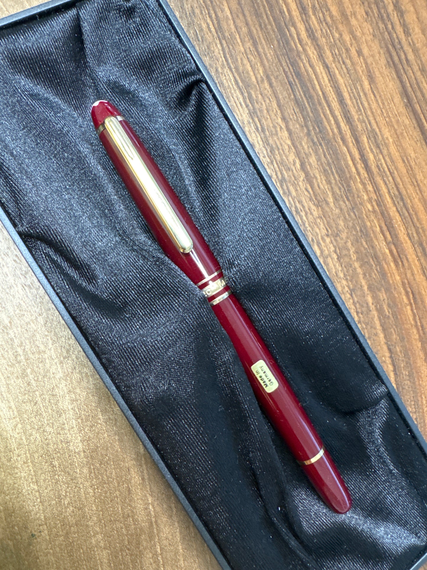 Montblanc 163R Burgundy Roller Ball Pen