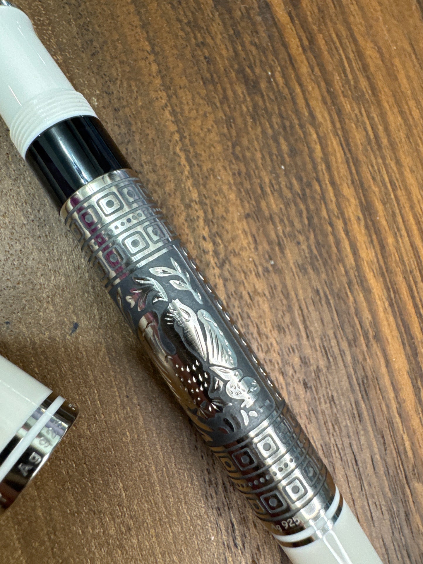 Pelikan M910 White Toledo
