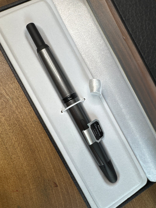 Pilot Vanishing Point Fountain Pen Gun Metal/Black