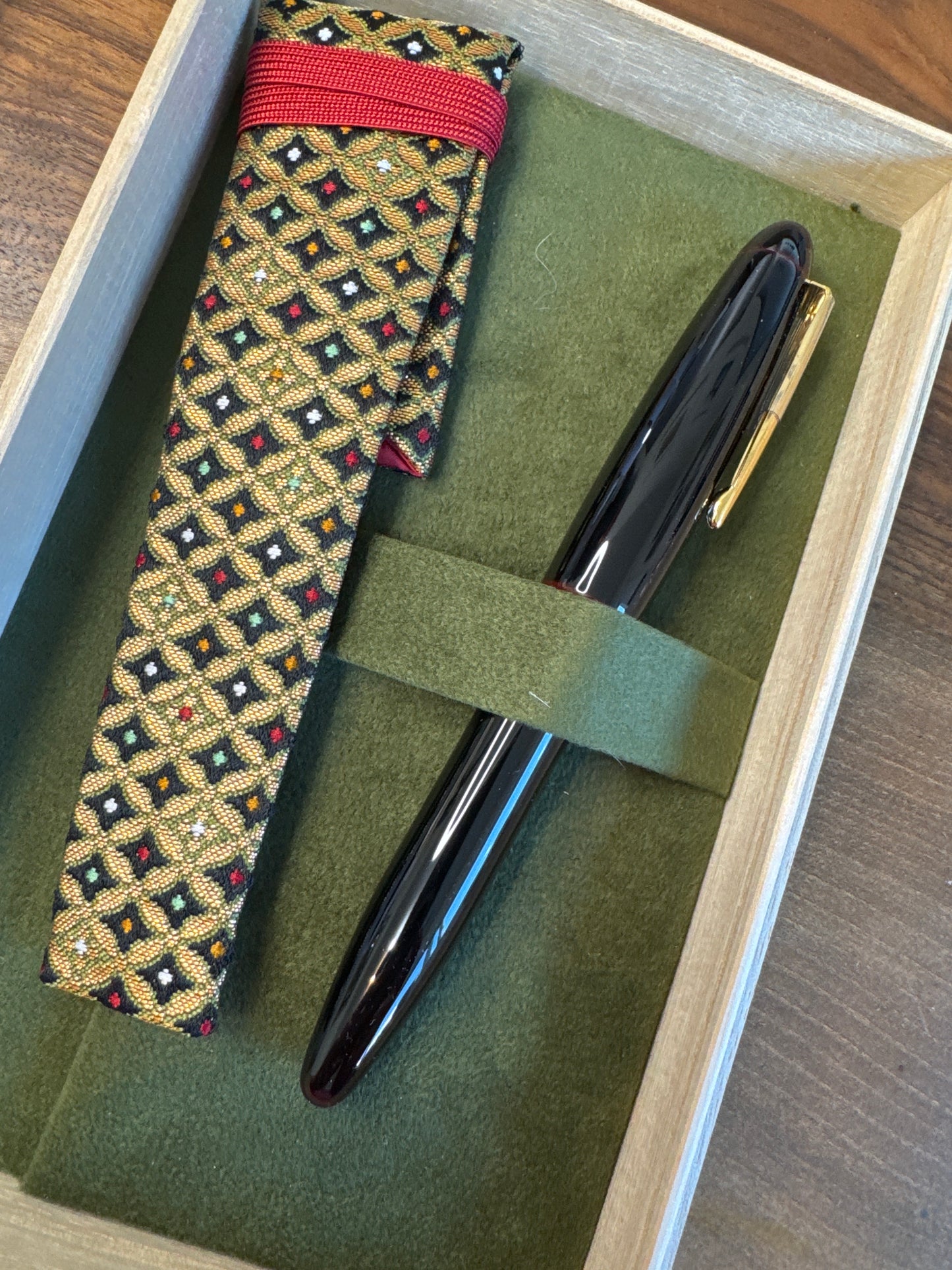 Platinum Izumo Akatame (Red) Fountain Pen Medium Nib