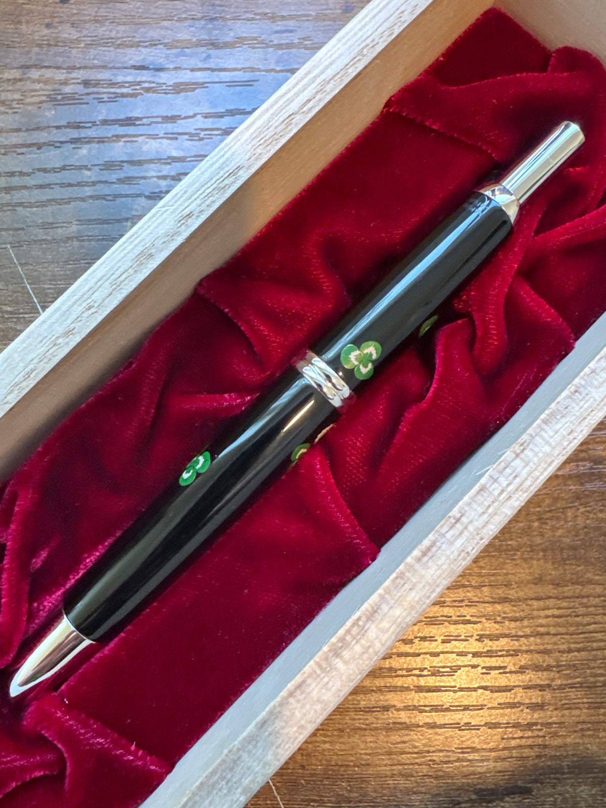 Pilot Capless Clover maki-e Fountain Pen Medium nib