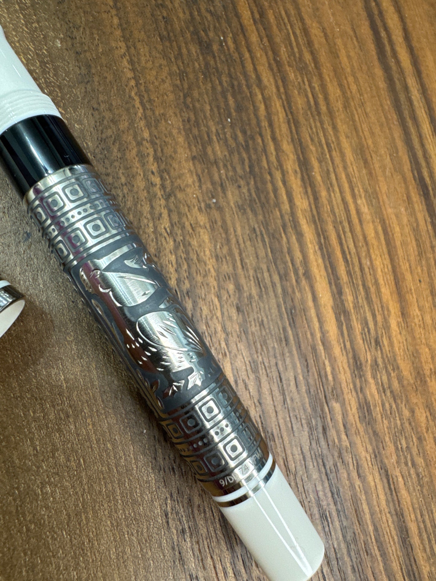 Pelikan M910 White Toledo