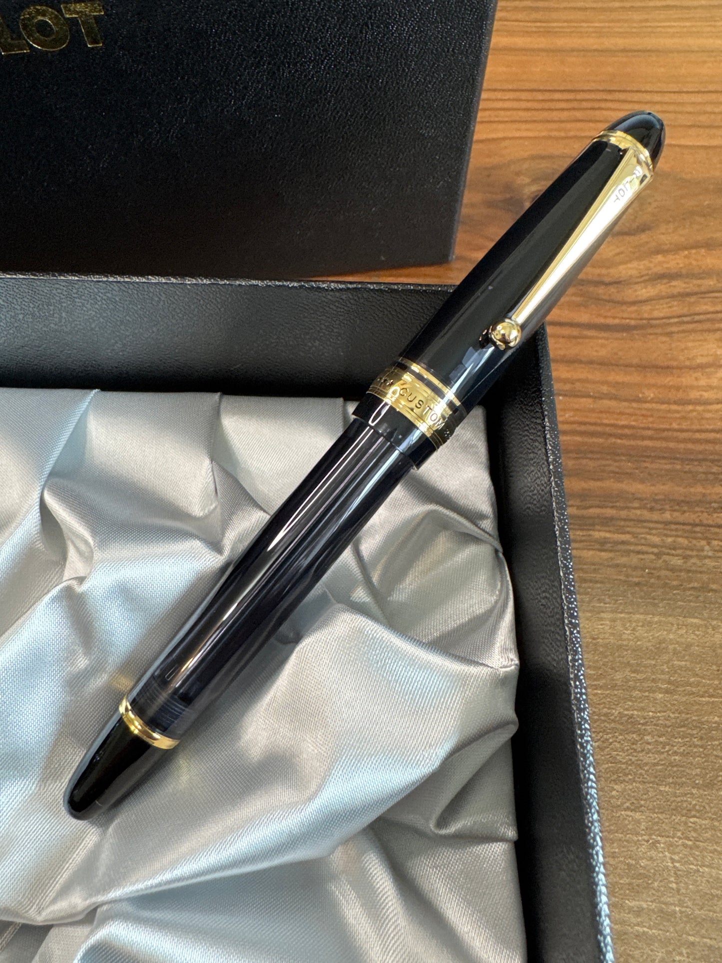 Pilot Custom 823 Fountain Pen Smoke with Fine Nib