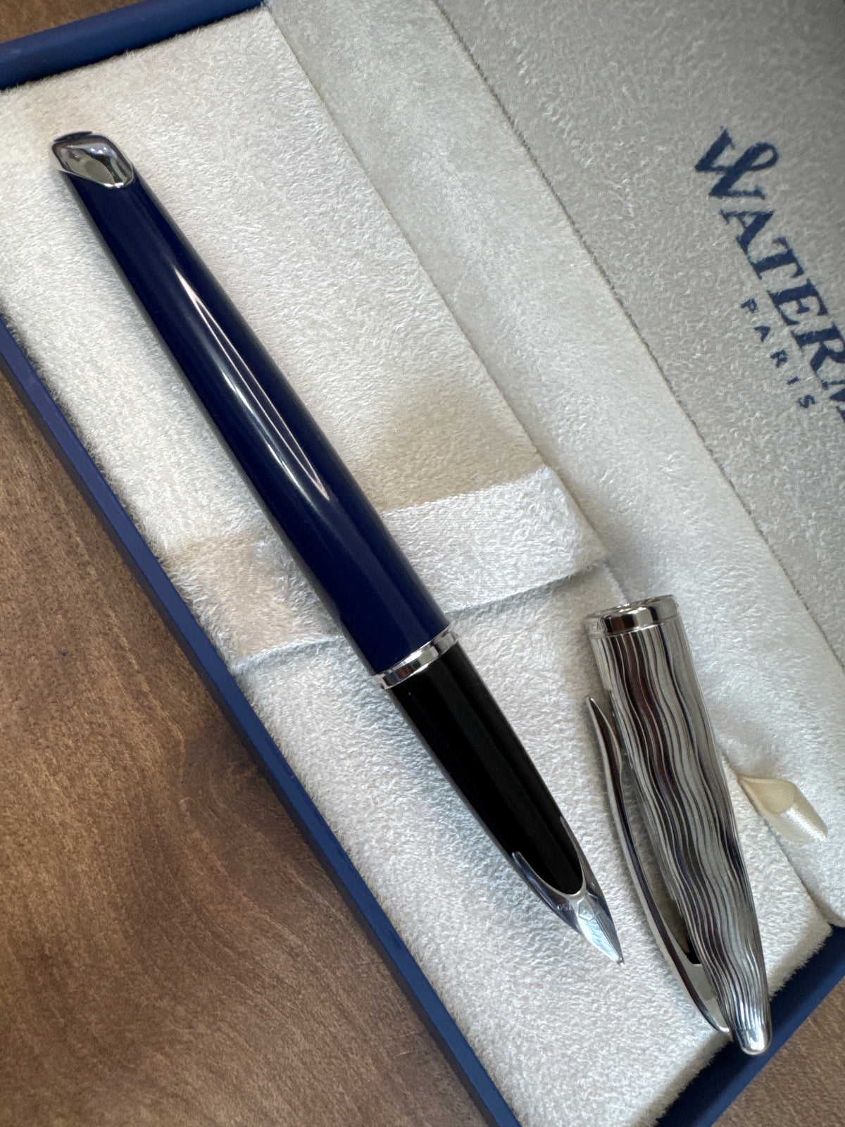 Waterman Carenne Fountain Pen Blue with metal cap. Medium nib.