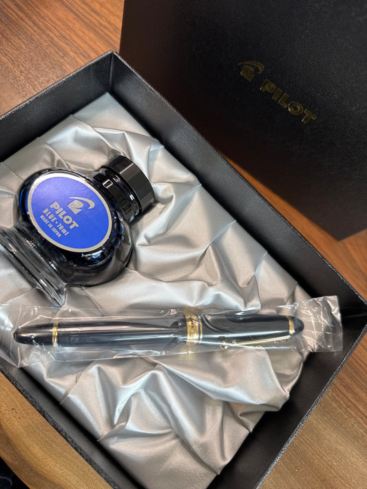 Pilot Custom 823 Fountain Pen Smoke with Medium Nib