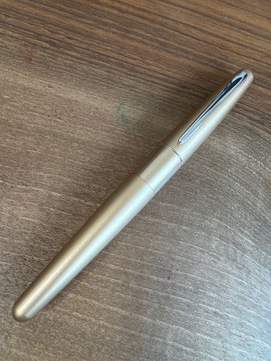 Pilot Metropolitan Gold Fountain Pen Medium