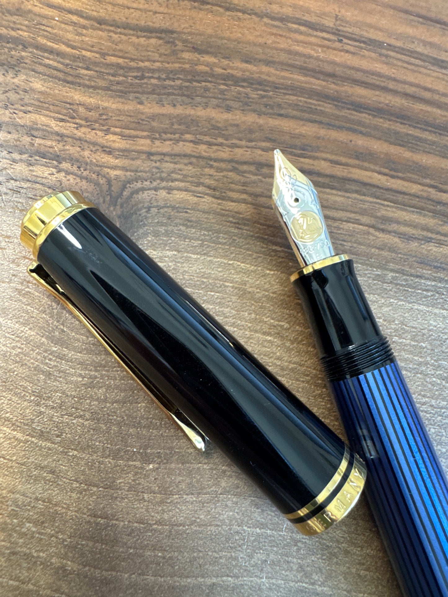 Pelikan M800 Blue Stripe Broad Nib