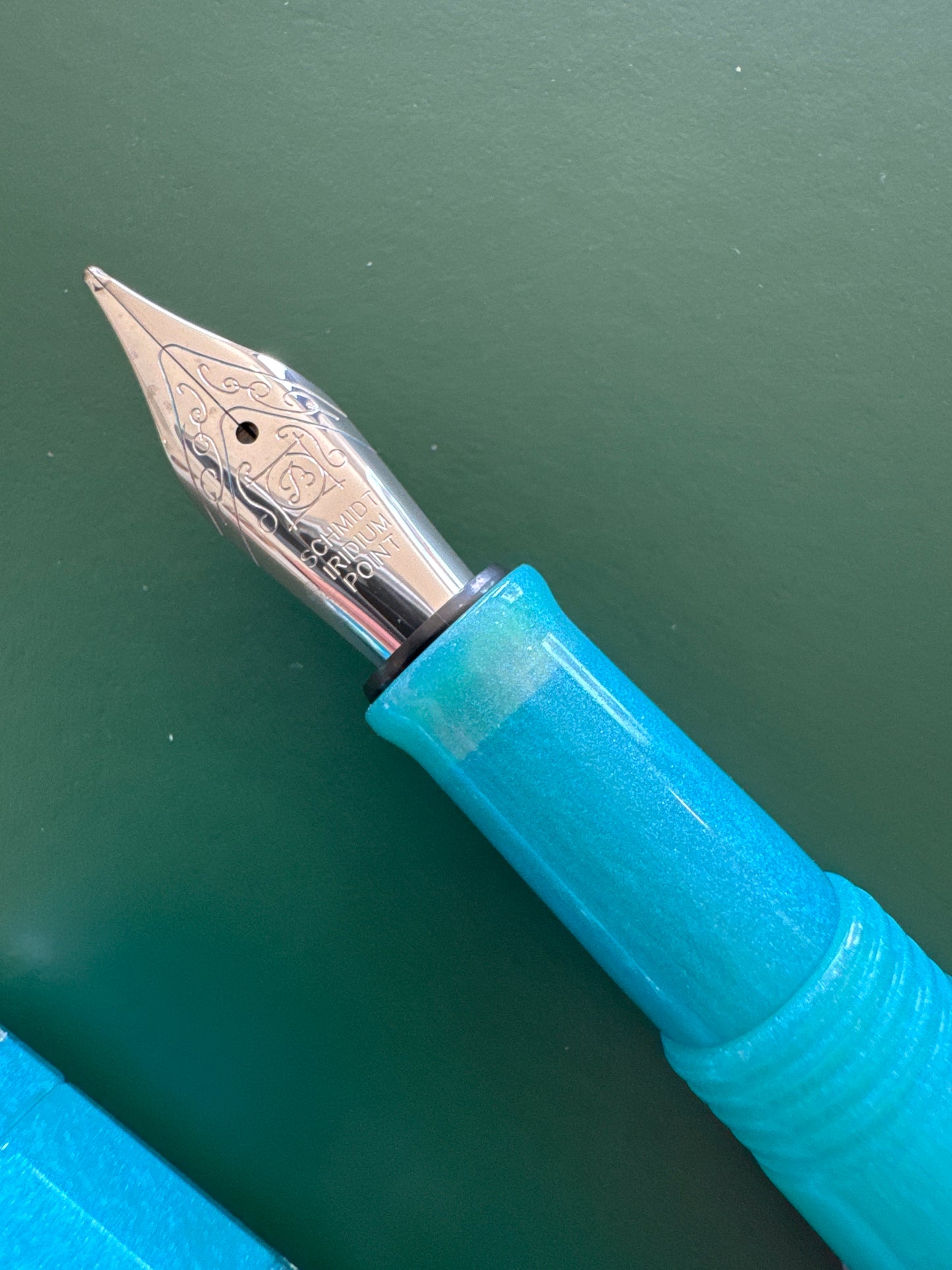 Benu Euphoria Direct Exclusive Fountain Pen