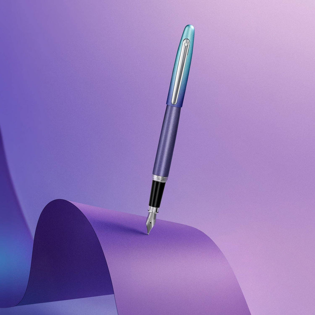 Sheaffer VFM 9430 Expressions Blue and Purple Pearlised Gradient Fountain Pen with Chrome-Plated Trims: F