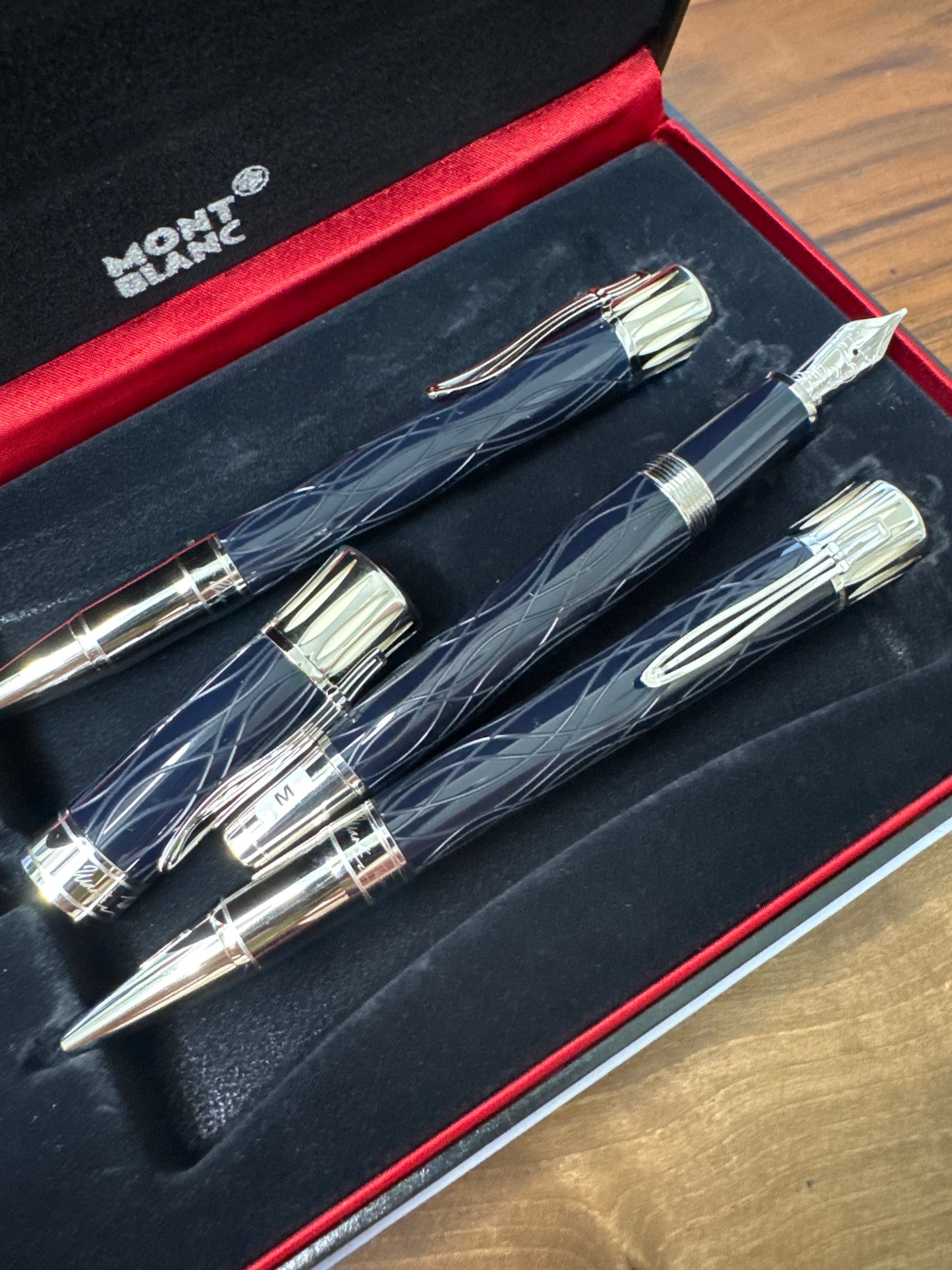 Montblanc Writers Edition 2010 Mark Twain Set (FP, BP, MP)