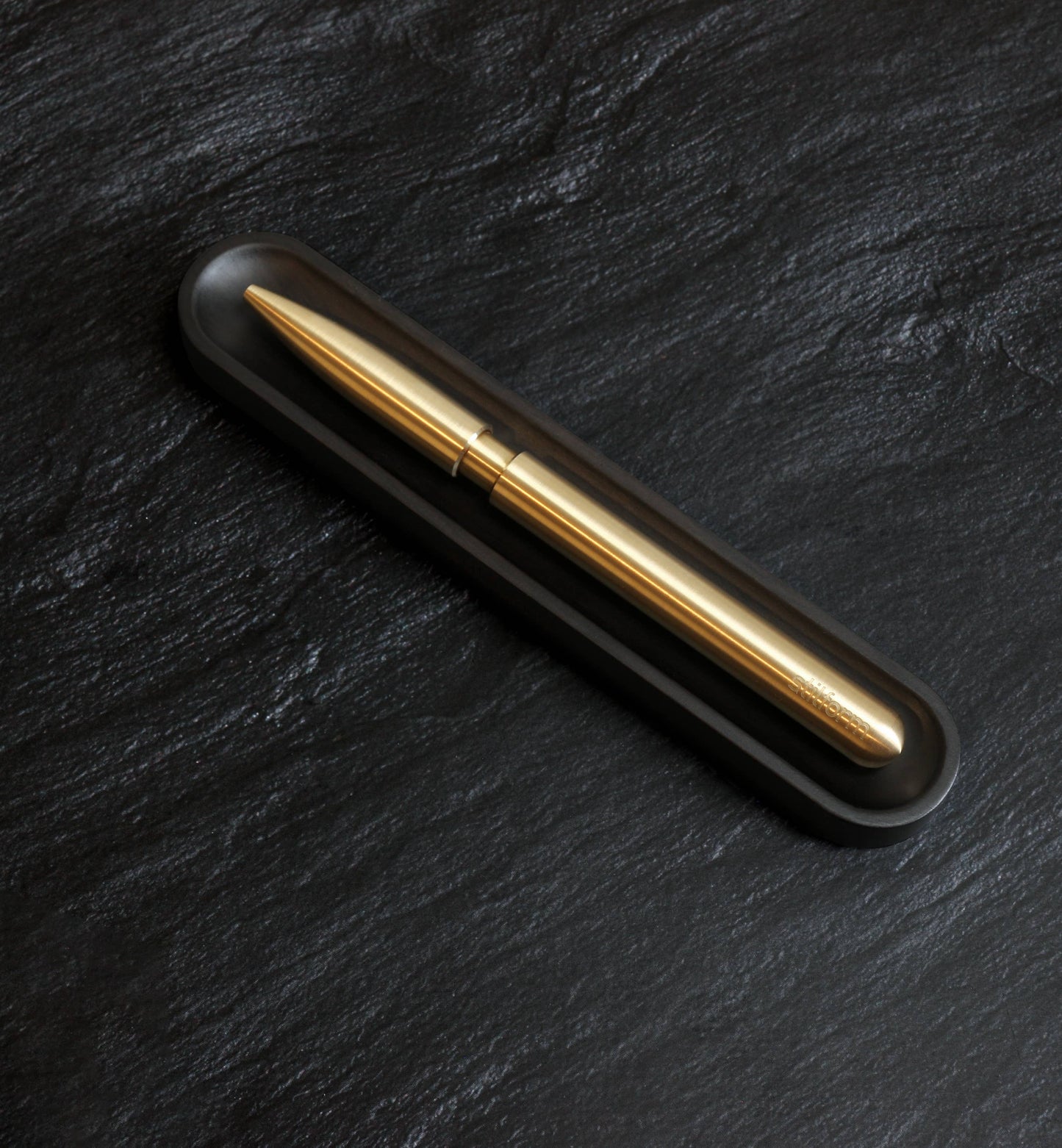 Stilform PEN - Brass - Ballpoint Pen With Magnetic Design: Radial Brushed
