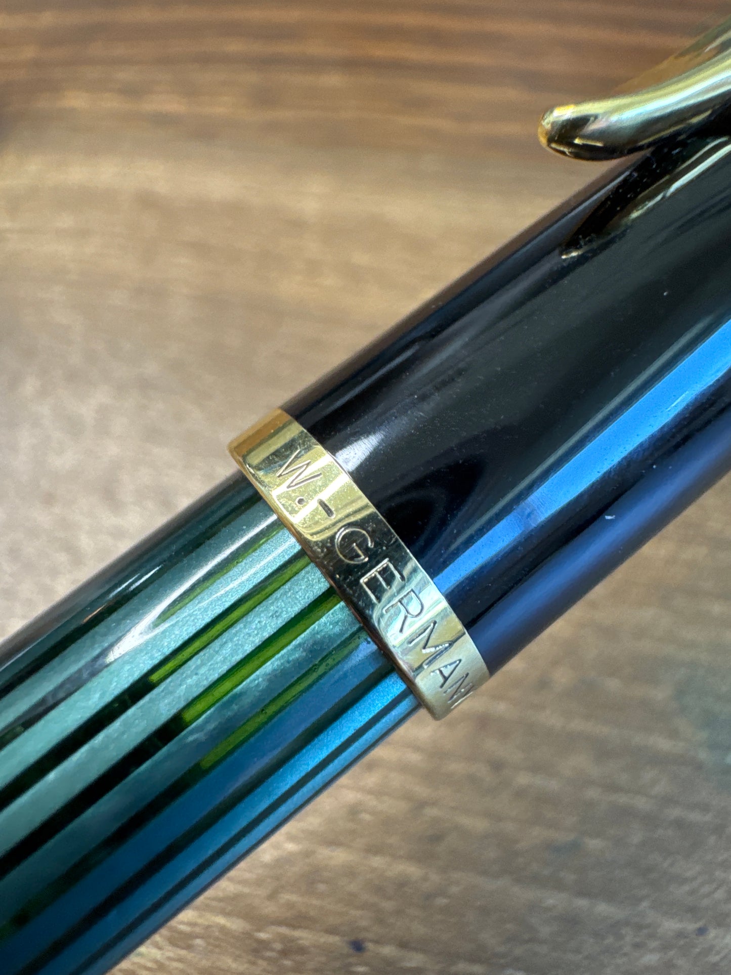 Pelikan M400 W Germany Fountain Pen. Medium Nib