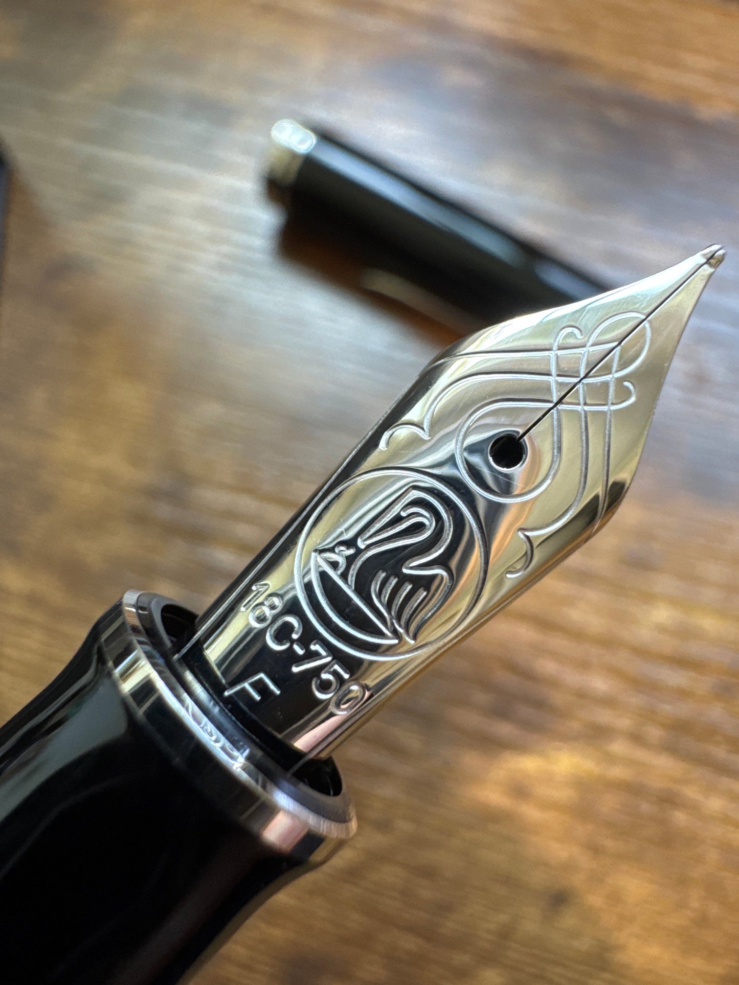 Pelikan M805 Metal Sleeve Special Edition Fine Nib