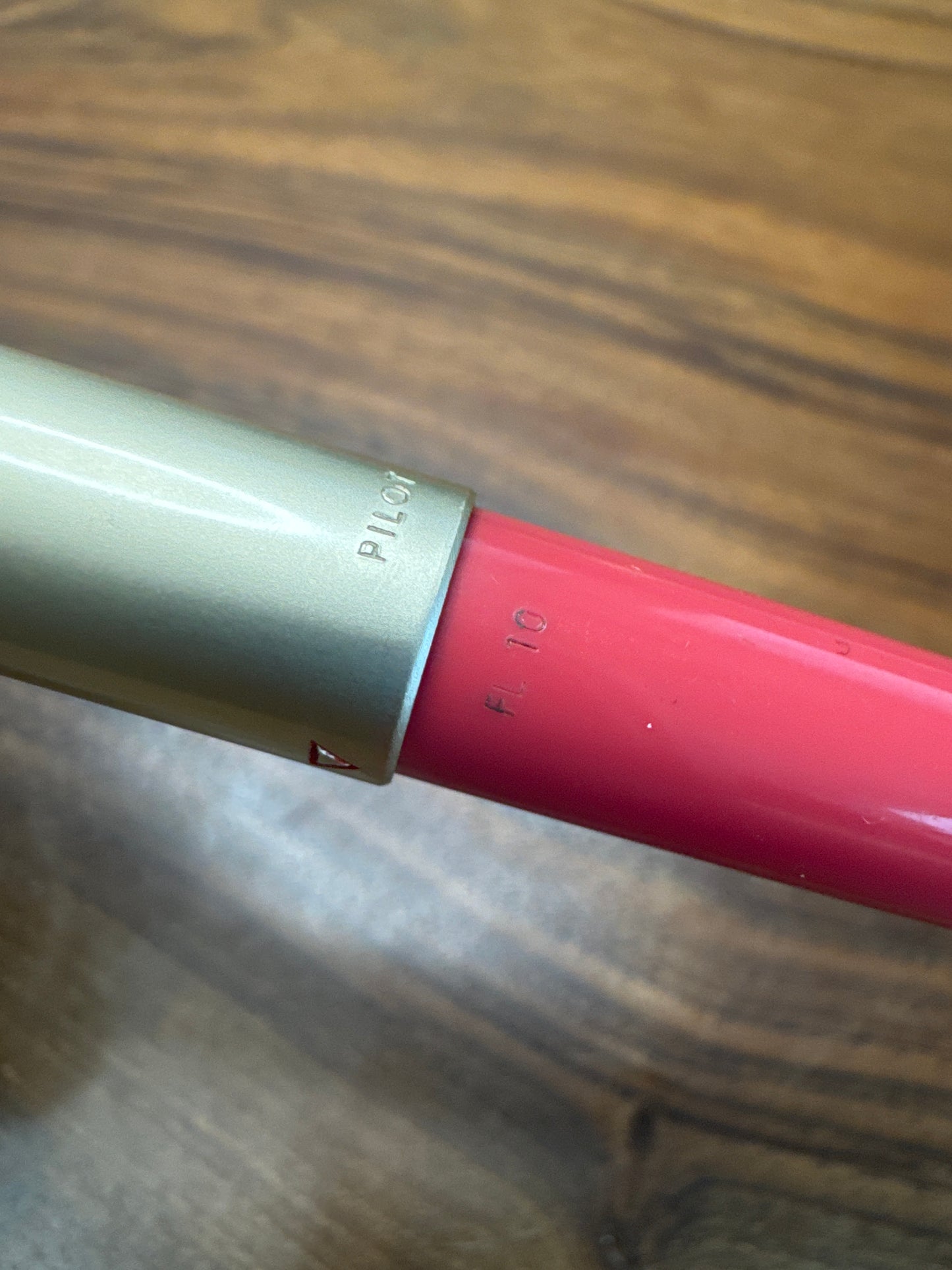 Pilot Vintage Retractable Fountain Pen In Pink/Champagne