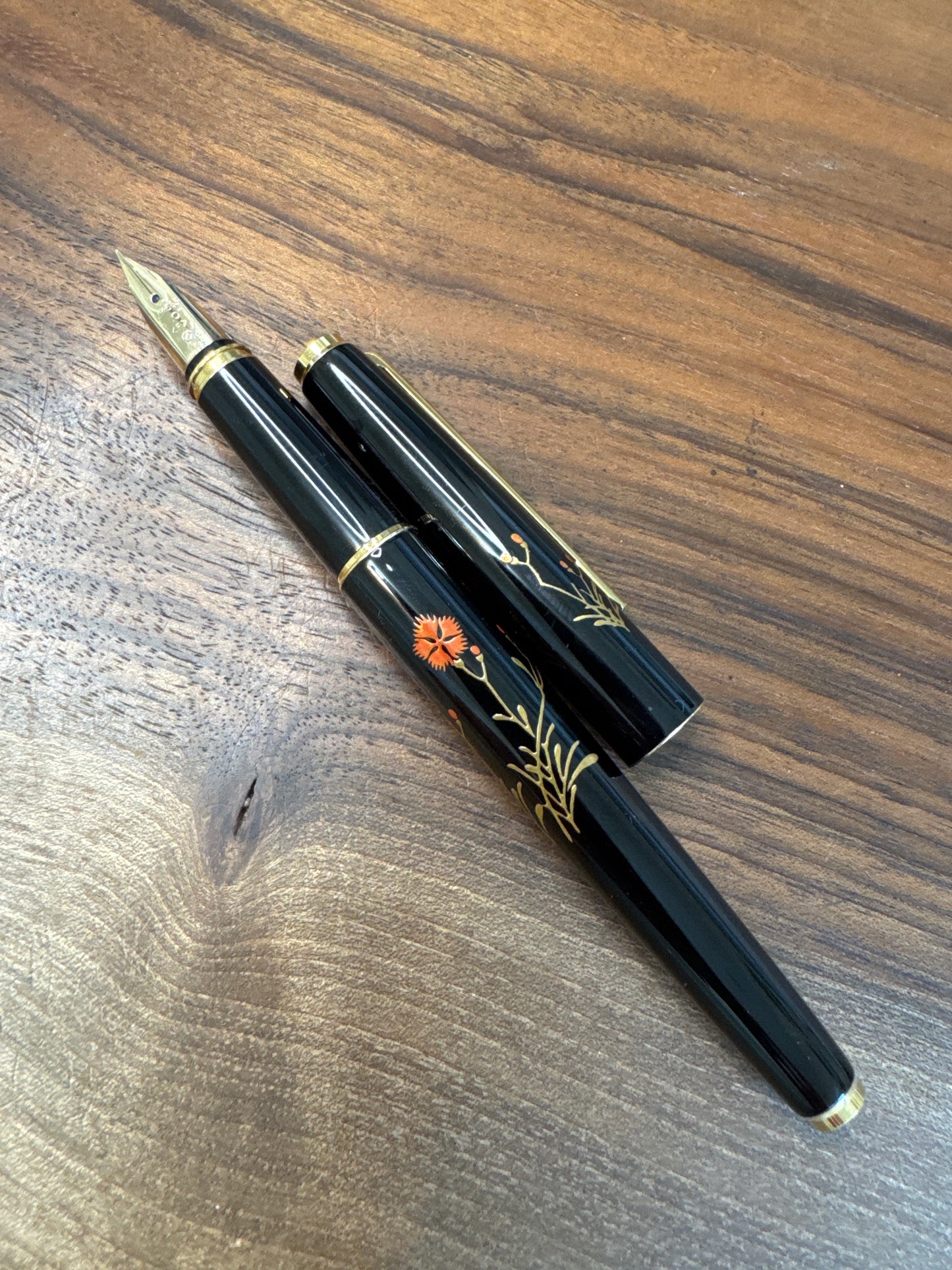 Pilot Deluxe Nadeshiko Hira-Maki-E Fountain Pen