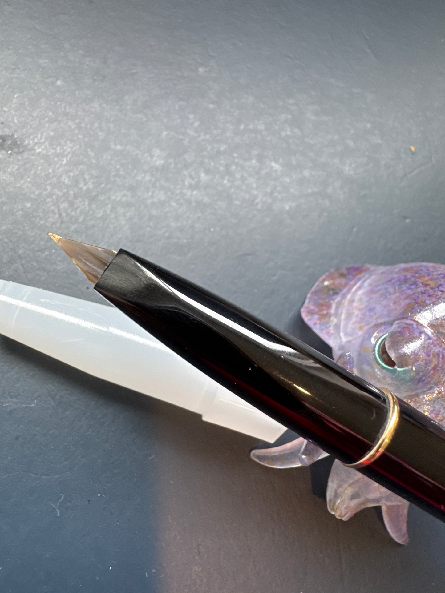 Platinum Carbon Desk Pen EF **NEW STOCK,OLD STYLE**