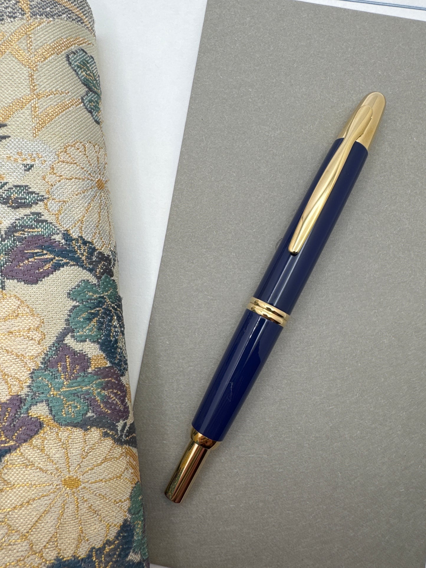 Pilot Vanishing Point Fountain Pen Blue with Gold Trim Medium