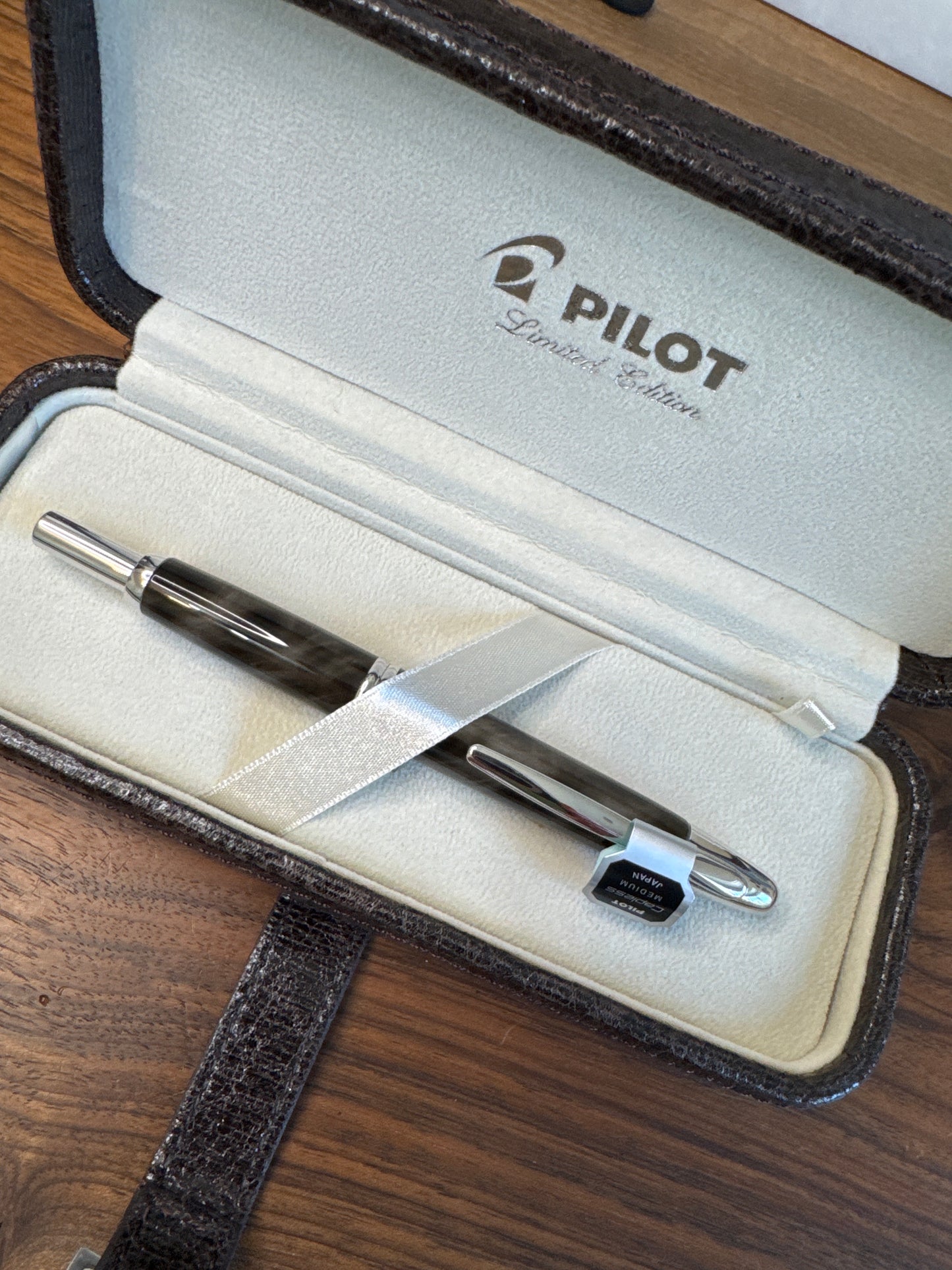 Pilot Vanishing Point Limited Edition 2012 Black Marble