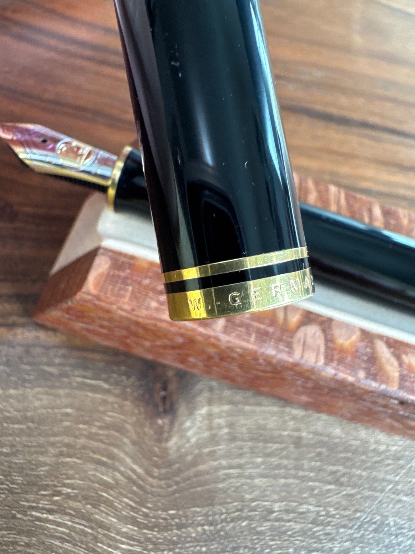 Pelikan M800 Black and gold trim Fountain Pen Medium Nib W Germany