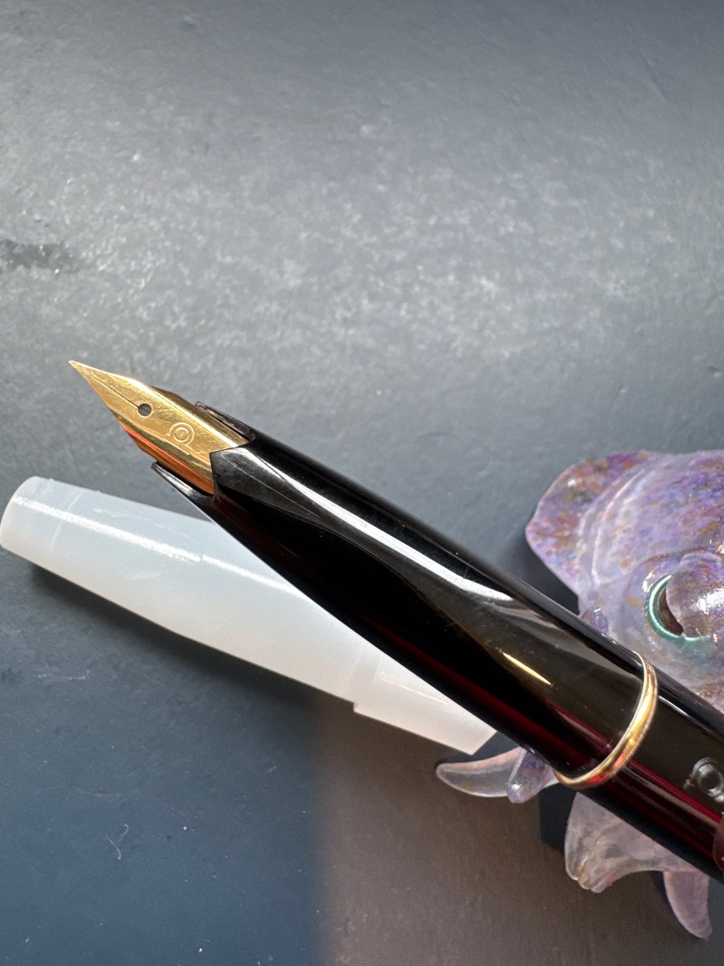 Platinum Carbon Desk Pen EF **NEW STOCK,OLD STYLE**