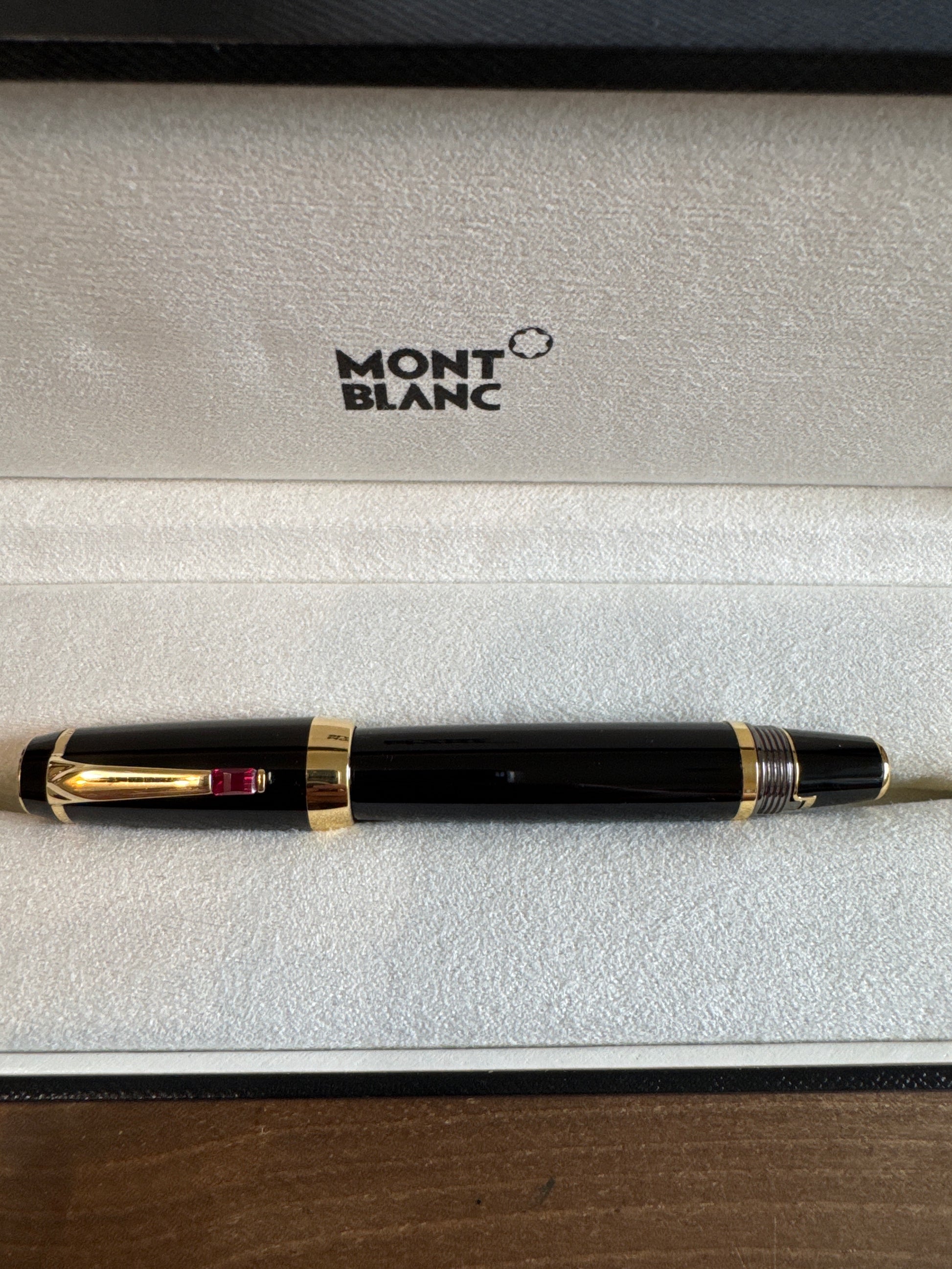 Montblanc Boheme Rouge Retractable Fountain Pen M – Seaside Pen Shop