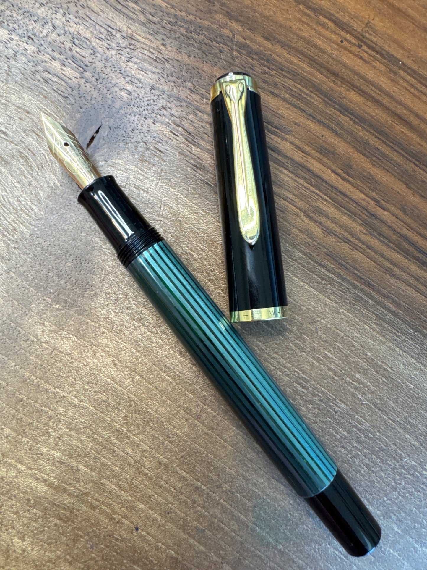 Pelikan M400 W Germany Fountain Pen. Medium Nib