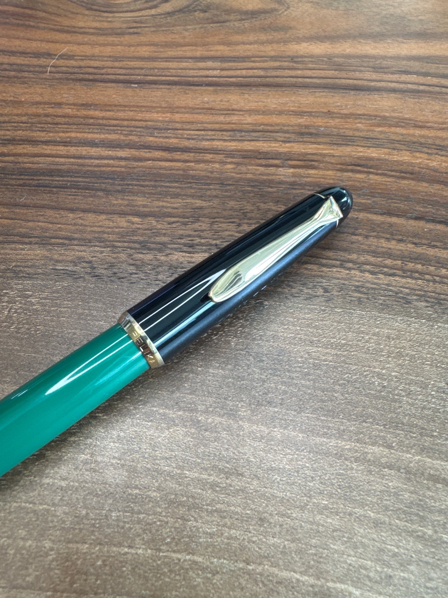 Pelikan 120 Green and Black Fountain Pen