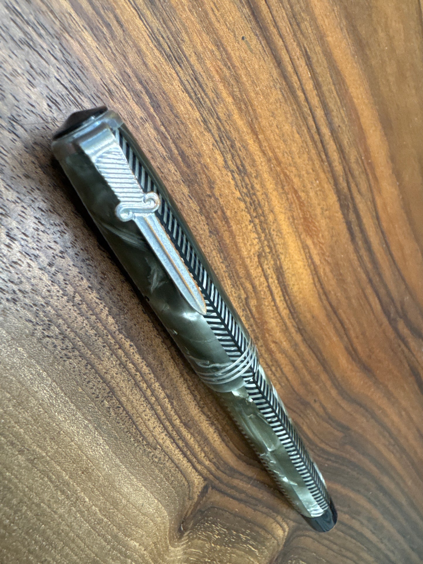 Parker Royal Challenger Sword Clip Grey Pearl Fountain Pen