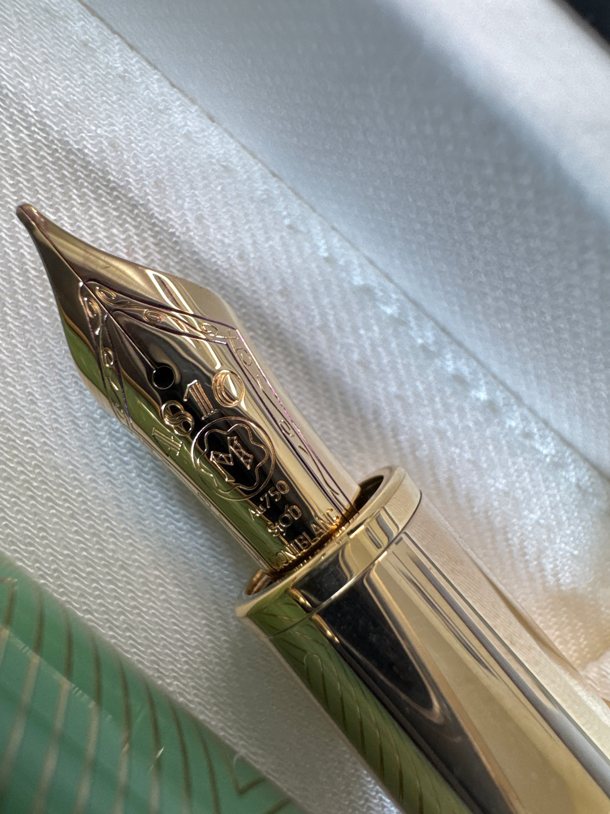 Montblanc Celadon Solitaire Fountain Pen Medium nib