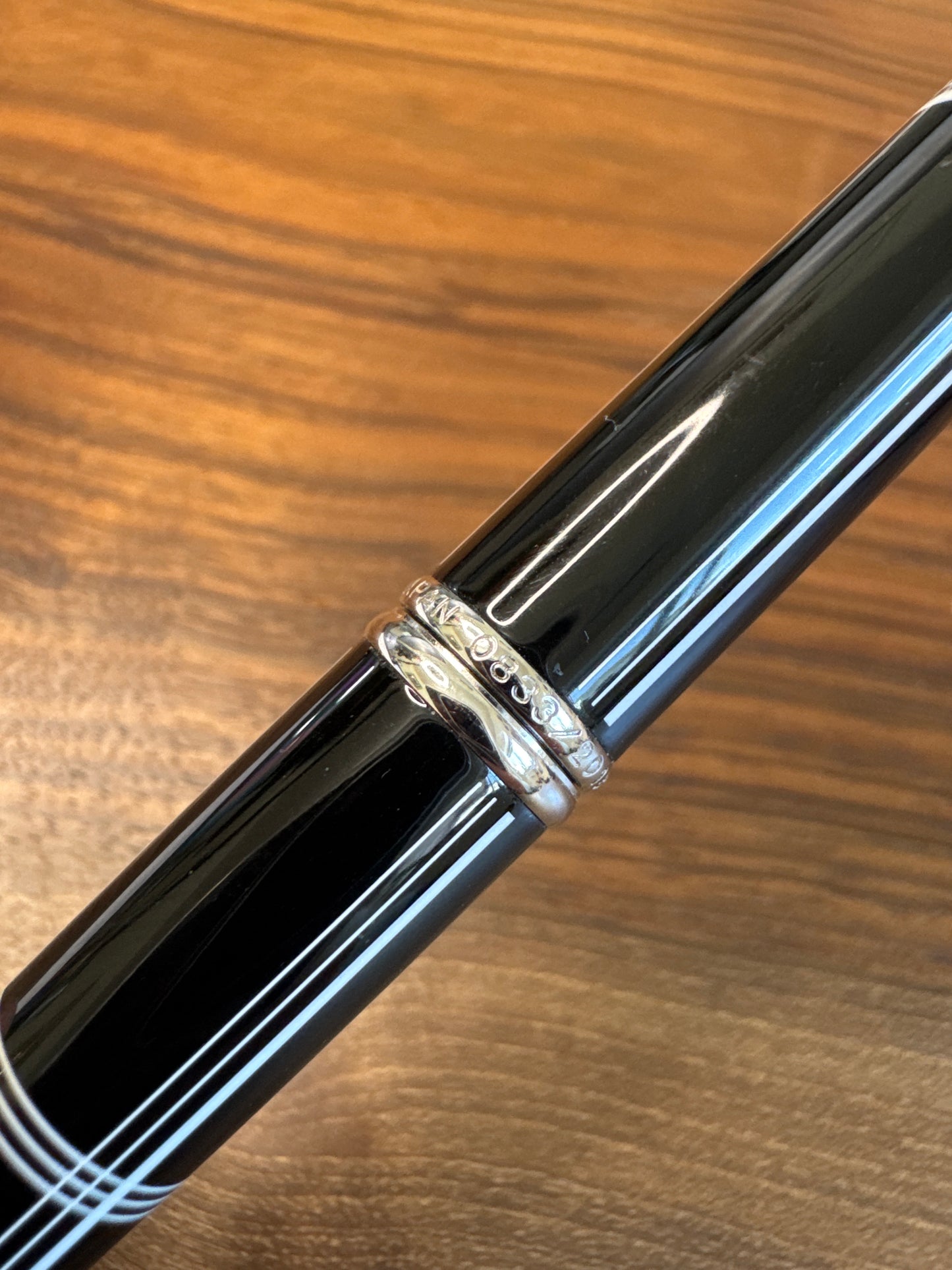 Pilot Vanishing Point Limited Edition  2018 Crossed Lines