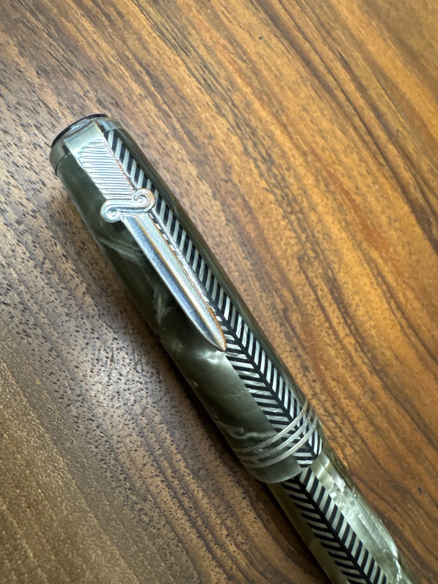 Parker Royal Challenger Sword Clip Grey Pearl Fountain Pen