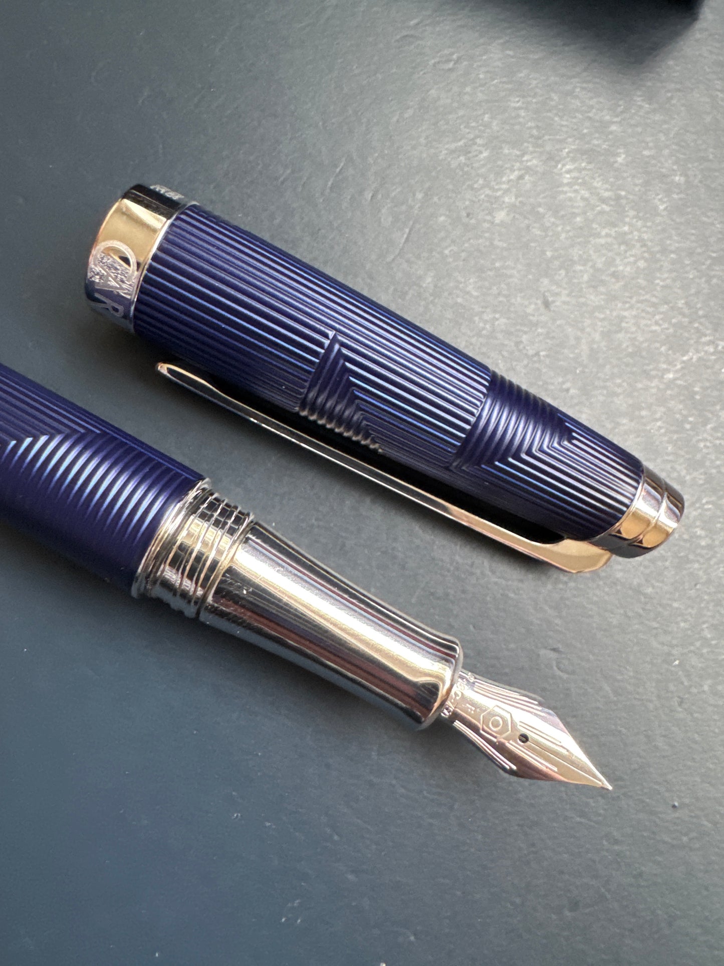 Caran d'Ache Leman Bleu Marin Fountain Pen Fine Nib