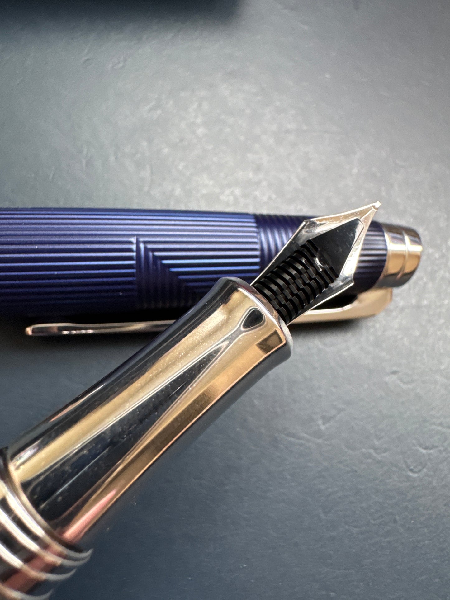 Caran d'Ache Leman Bleu Marin Fountain Pen Fine Nib